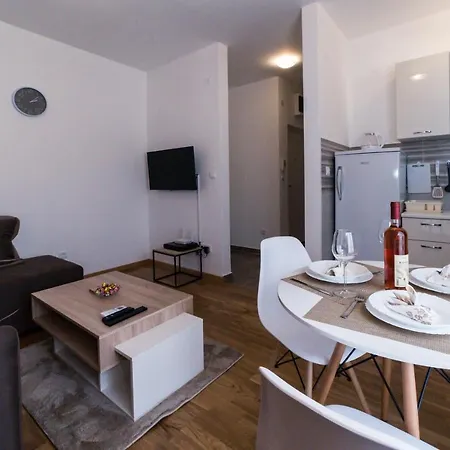 Apartment Marla
